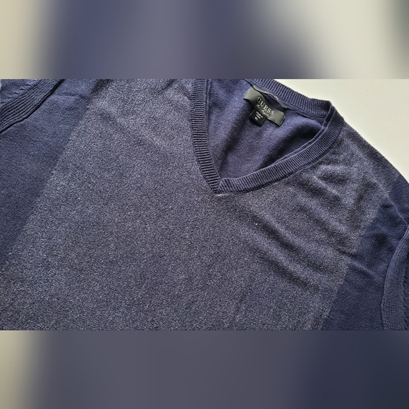 GUESS Long Sleeve V-Neck Sweater XL - Picture 3 of 4